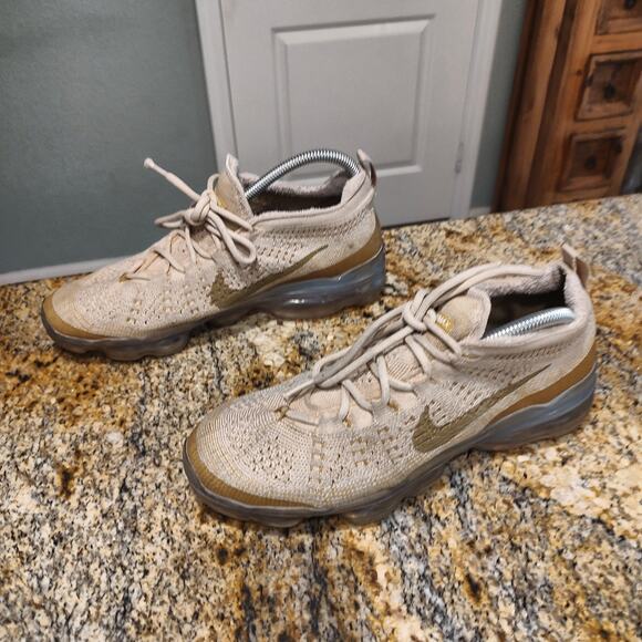Nike Air VaporMax DV1678-100 Sneakers Size 8.5 main image 5